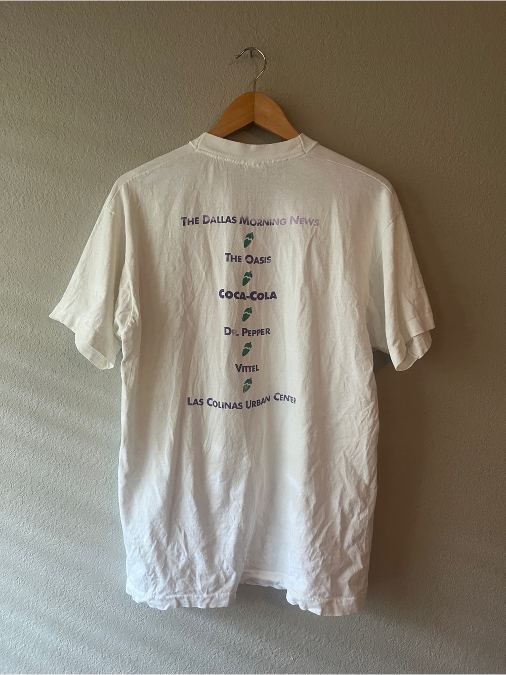 Vintage 90s Chili’s 10K Tee White Graphic Tee 1990 5K Run Design - Picture 3 of 6